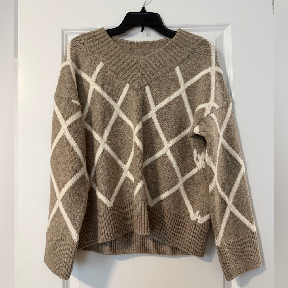 Abercrombie & Fitch Taupe V-Neck Diamond-Check Sweater